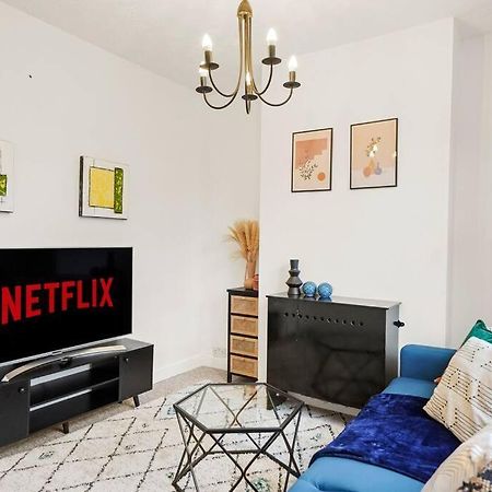Aesthetic Cambridge Cottage Sleeps 5! Экстерьер фото