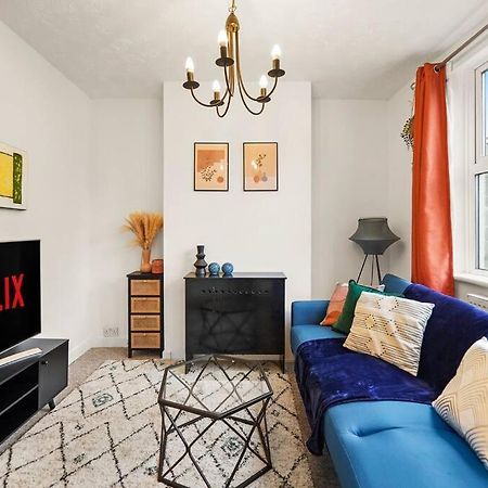 Aesthetic Cambridge Cottage Sleeps 5! Экстерьер фото