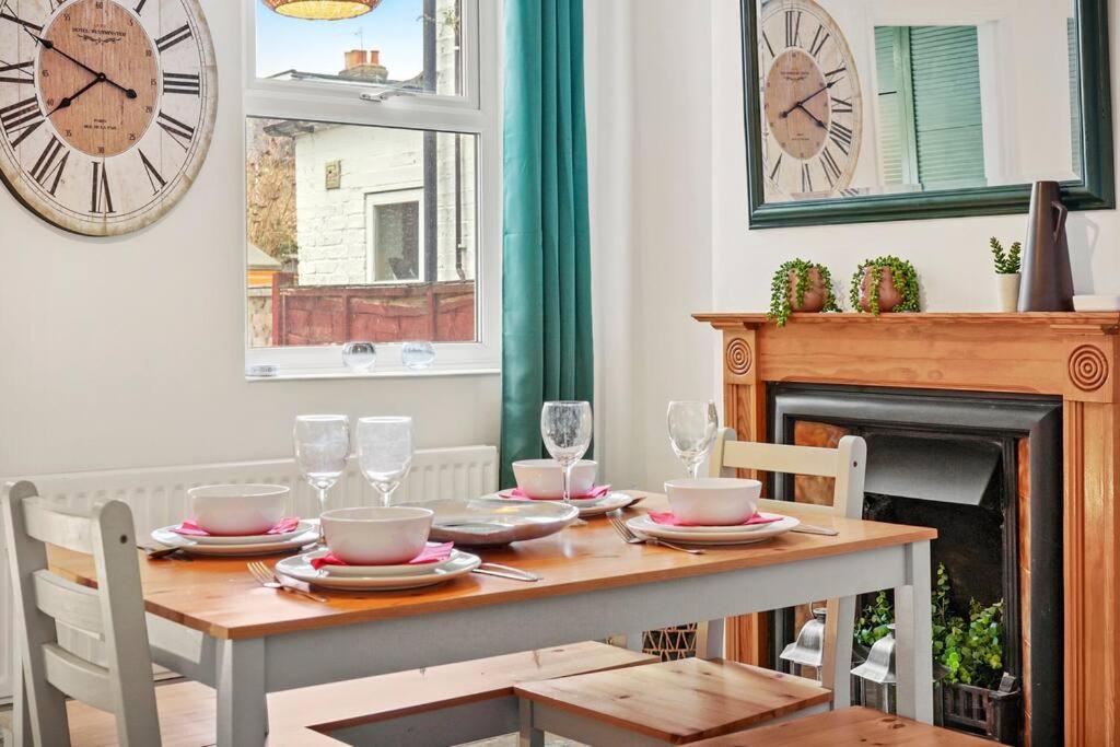 Aesthetic Cambridge Cottage Sleeps 5! Экстерьер фото