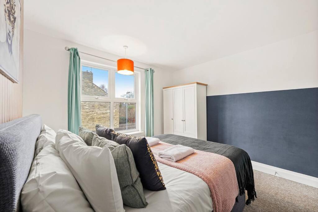 Aesthetic Cambridge Cottage Sleeps 5! Экстерьер фото